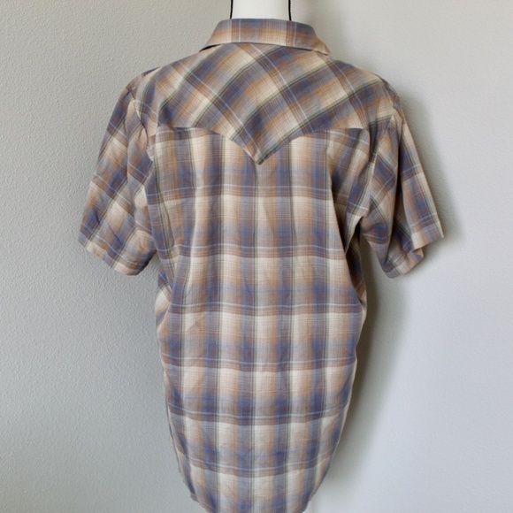 Plaid Casual Button Down Shirt - Picture 9 of 10